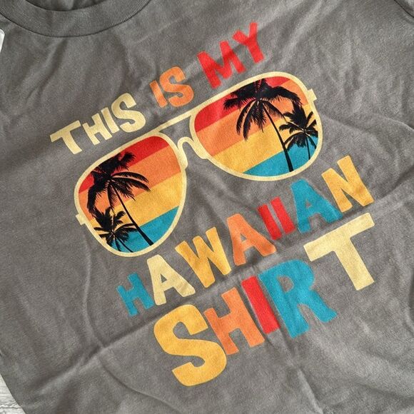 Hawaiian T Shirt - Picture 2 of 4